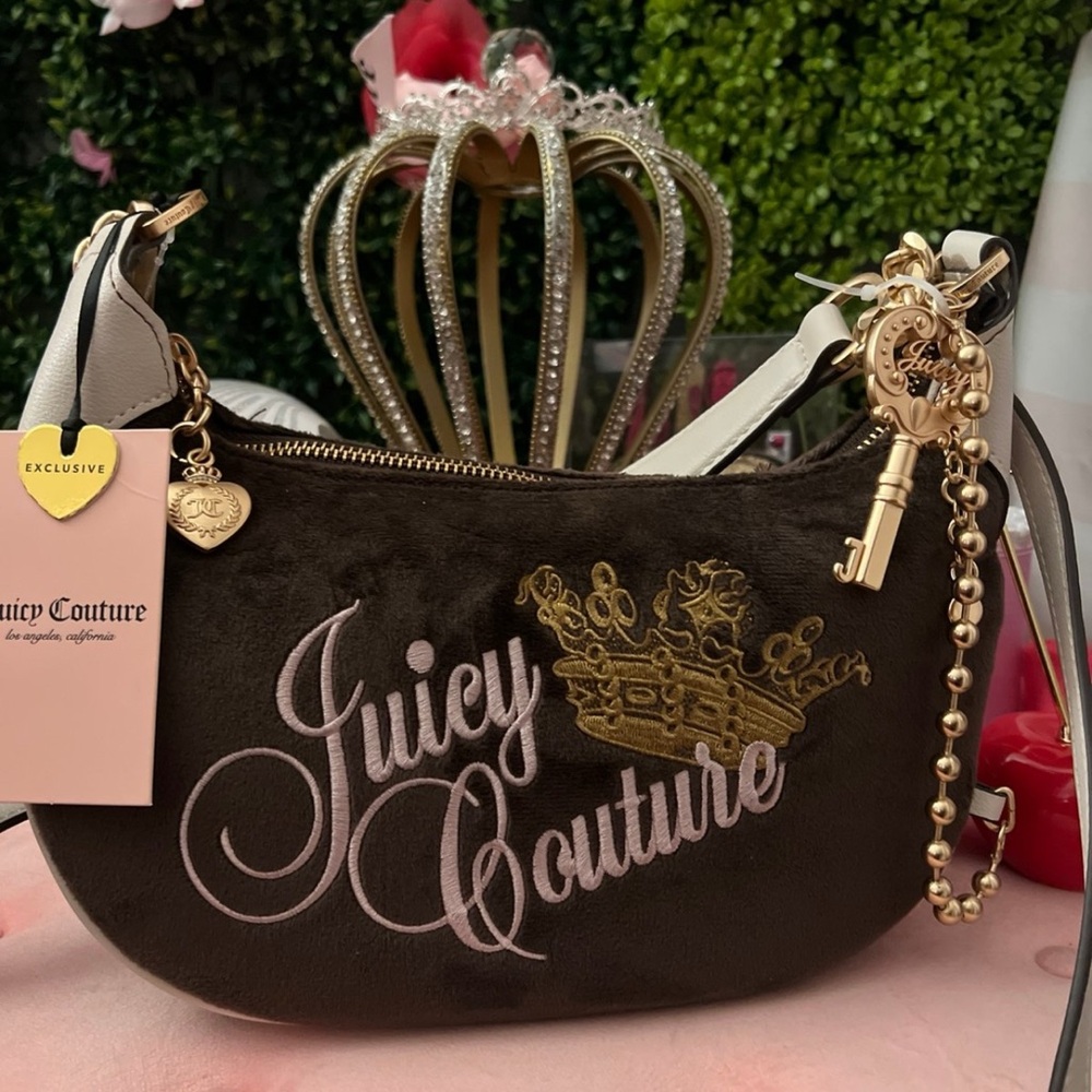 🩷🍒Juicy couture velour shoulder bag